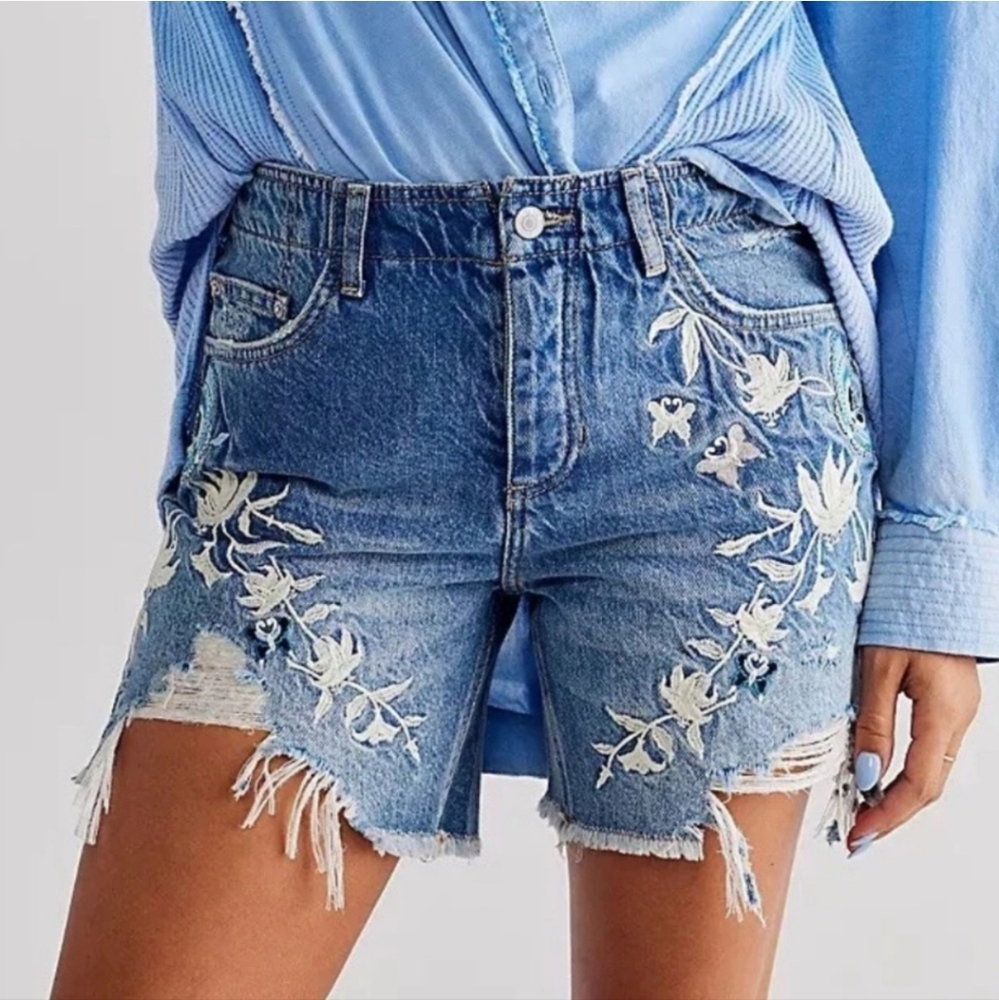 We The Free People You're My Butterfly Floral Denim Shorts Embroidered Cutoff 30
